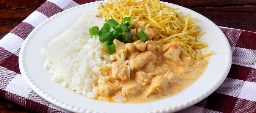 Strogonoff de Frango: Receita Rápida e Fácil
